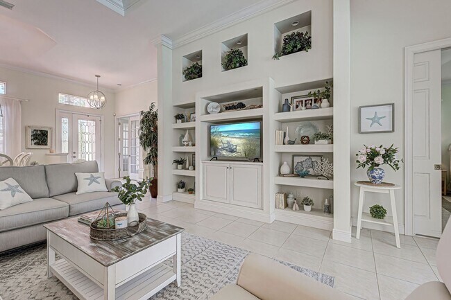 Building Photo - 3br/2ba Pool Home in Venetia