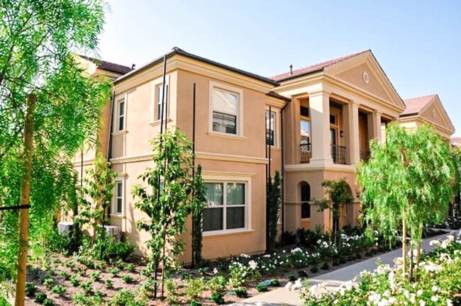 Primary Photo - Beautiful 2 Bed/2 Bath Irvine Condo for Lease