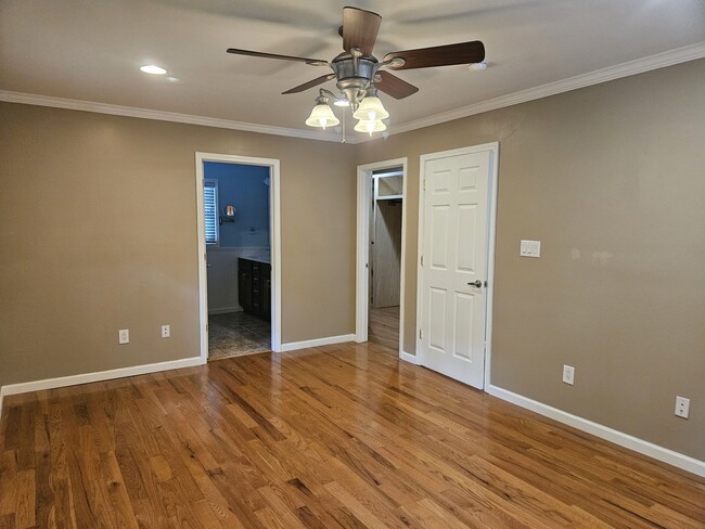 Main House Primary Bedroom - 5311 Adrian Rd