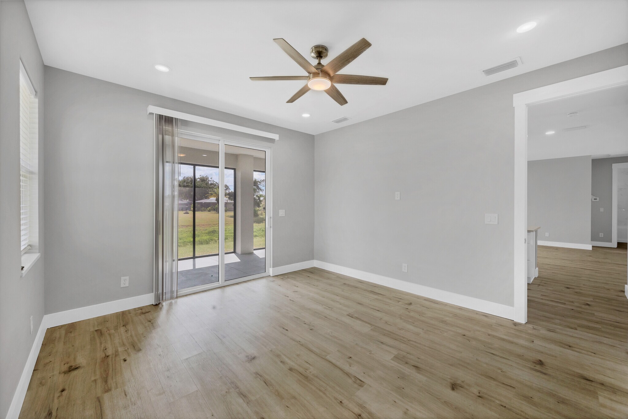 Building Photo - 7807 Chesebro Ave