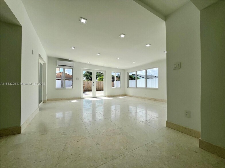 Building Photo - 20848 SW 118th Ave