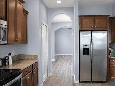 Building Photo - Welcome to this beautifully maintained home in the highly sought-after Creekwood neighborhood, wh...