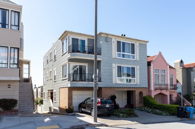 Building Photo - 210 Lone Mountain Terrace