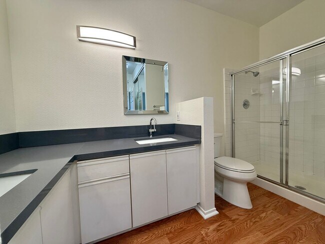 Building Photo - Spacious 2 Bedroom Condo in Sabre Springs!...
