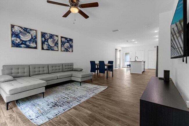 Building Photo - 97 N Goldwyn Ave