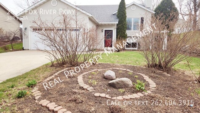 Primary Photo - 2618 Fox River Pkwy