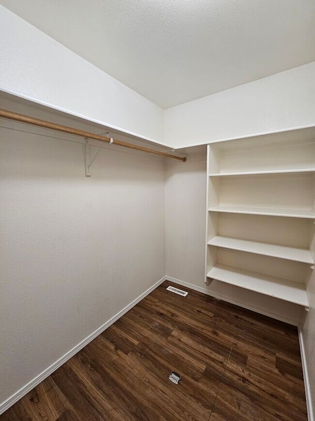 Building Photo - Single level 4 bedroom 2 bath Boise home.