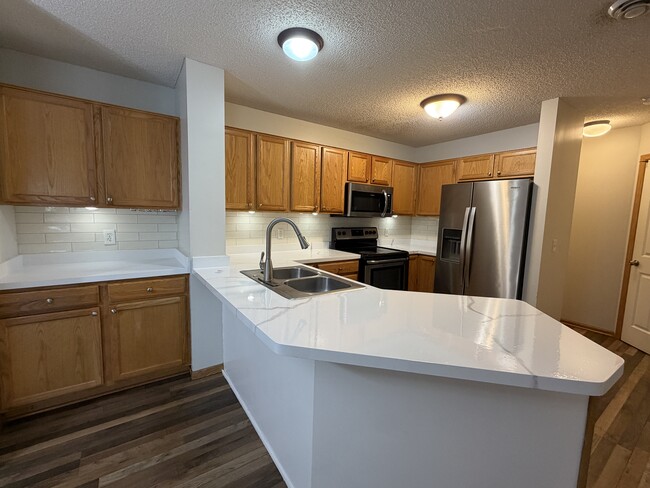Building Photo - 17343 River Birch Ln S E