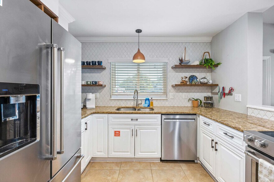 Building Photo - 1340 S Orlando Ave