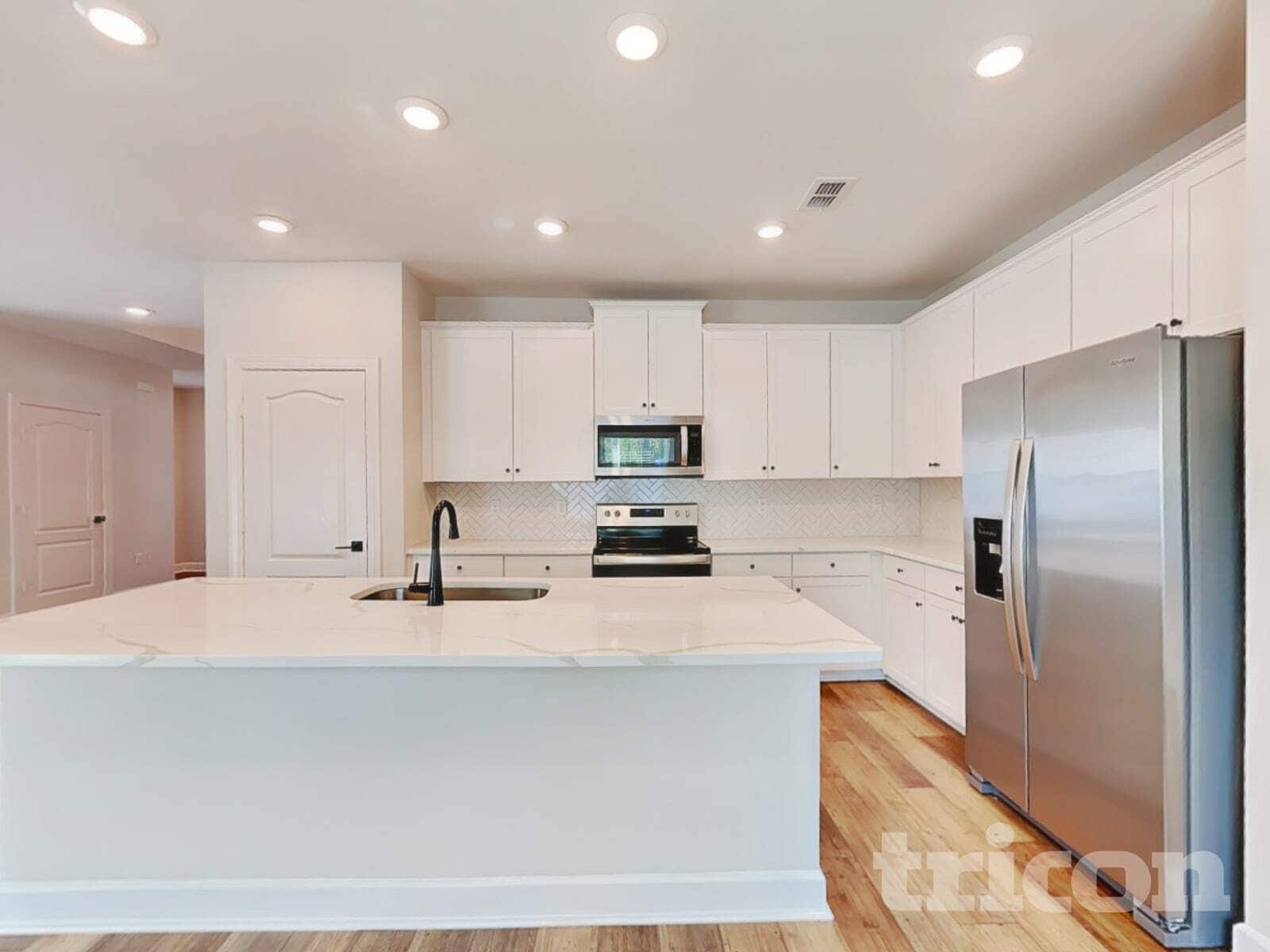 Building Photo - 895 Morgans Treasure Rd