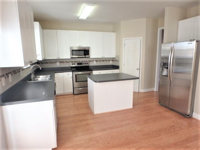 Building Photo - 400 Sarazen Drive