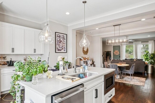 Building Photo - 144 1st Ave NW