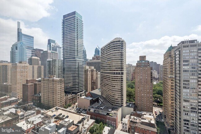 Building Photo - 2031 Locust St