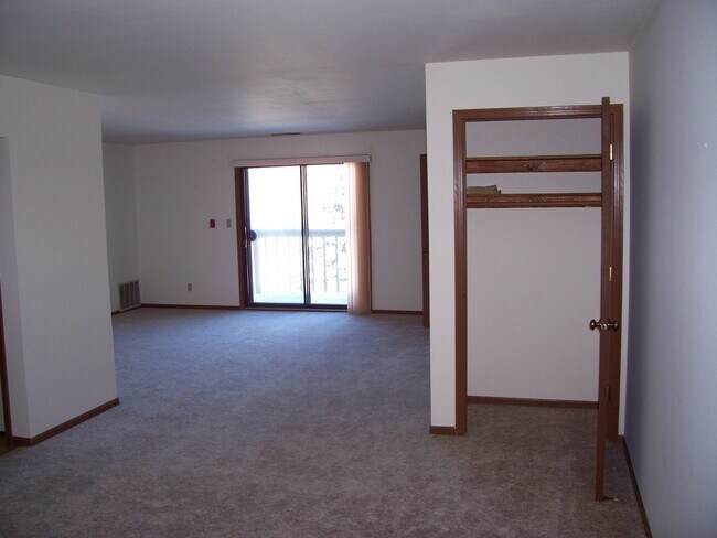 living room/dining room - W71N881 Harrison Ct