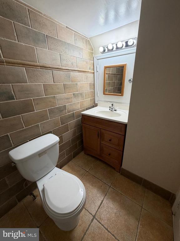 Building Photo - 3765 Mark Dr