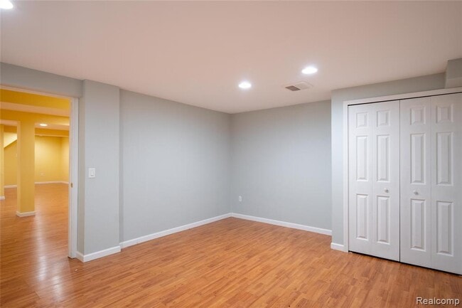 Building Photo - 41063 Millbrook Dr