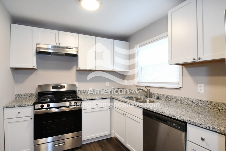 Building Photo - 1147 Baron Ave