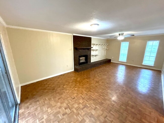 Building Photo - 5300 Pipers Gap Dr