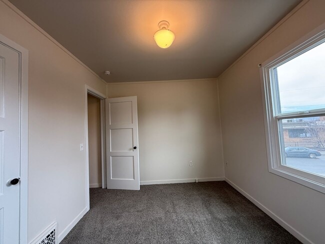 Building Photo - 1115-1117 Long Ave