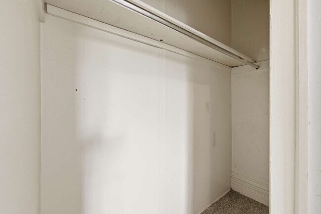 Building Photo - Cozy Studio in Charming Victorian Home in Baker District