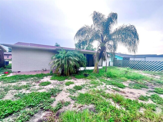 Building Photo - 7204 Isle Dr