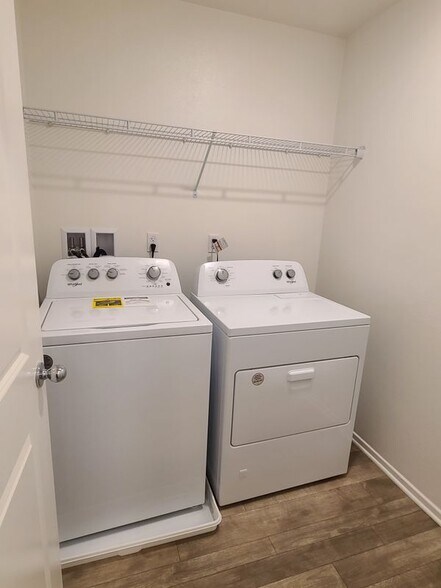 Building Photo - 30540 Altima Ct