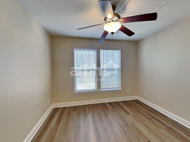 Building Photo - 15721 Seafield Ln