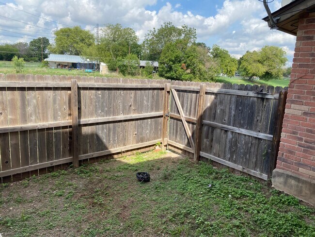 Private back yard - 10661 Starcrest Dr