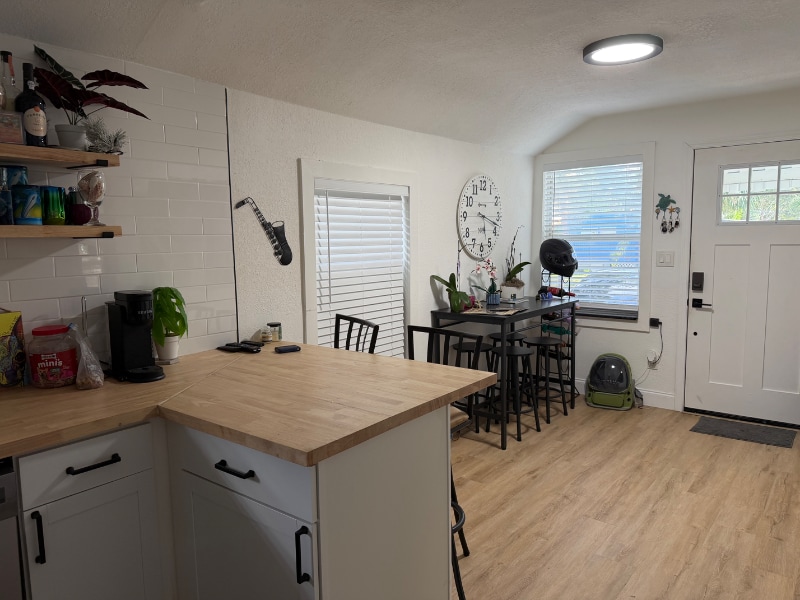 Building Photo - 2043 16th Ave S