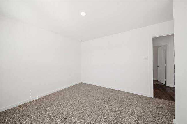 Building Photo - 6019 Jasper Hl Dr