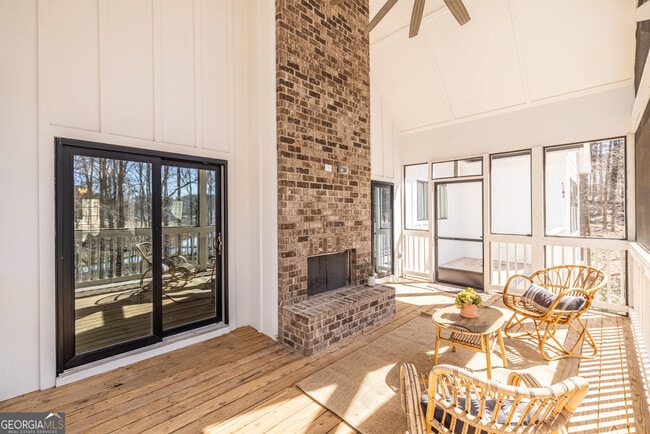 Building Photo - 1131 Pinehurst Dr