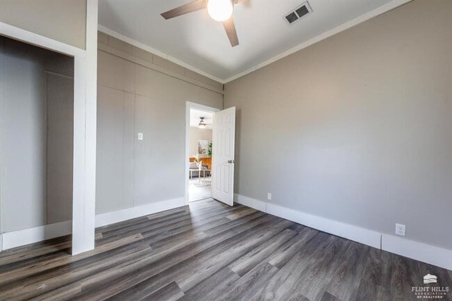 Building Photo - Beautiful, Spacious Home