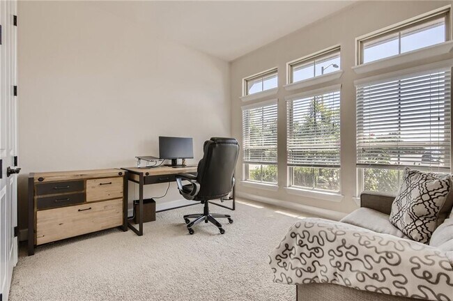 Building Photo - 717 Garner Park Dr