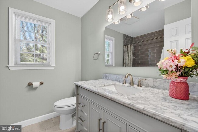 Building Photo - 11922 Holly Spring Dr