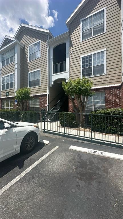 Building Photo - 8301 Elm Park Dr