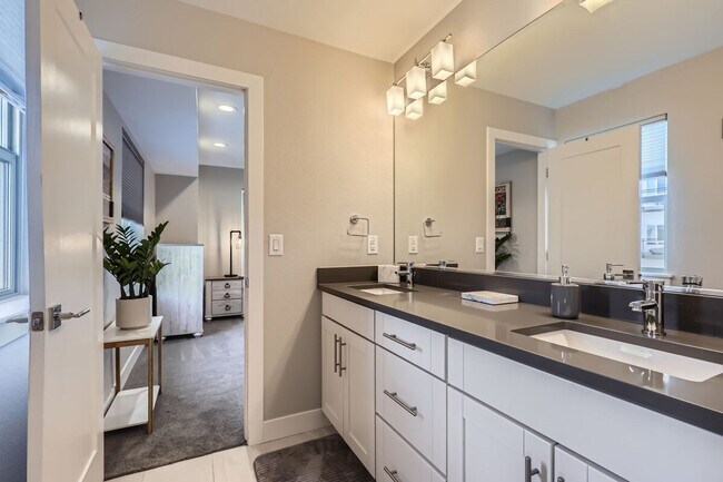 Building Photo - 5409 Allison St