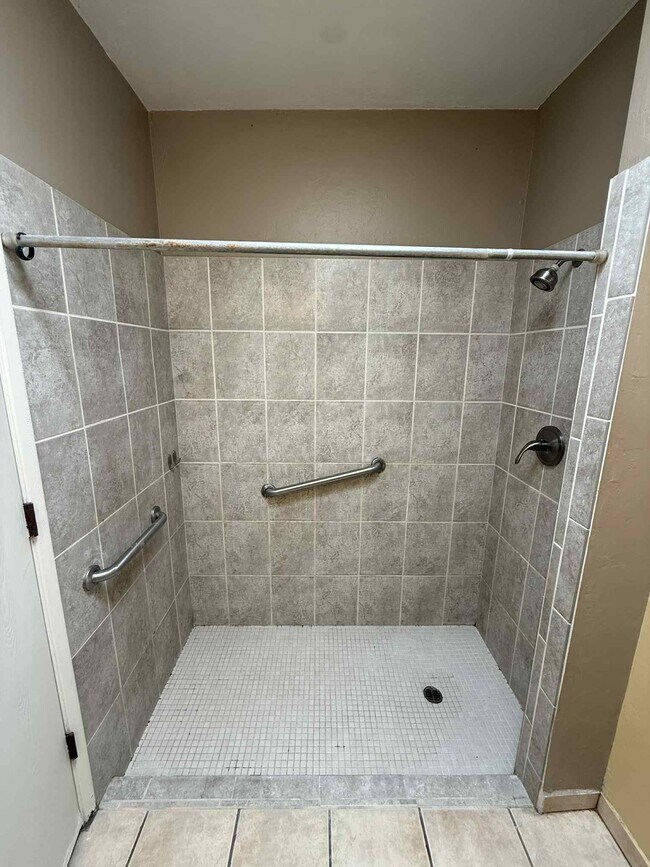 Building Photo - 4145 N Via Villas