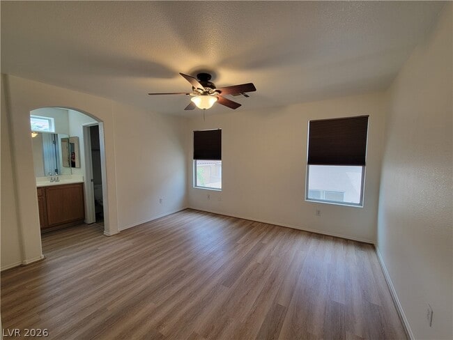 Building Photo - 3813 Bayamon St