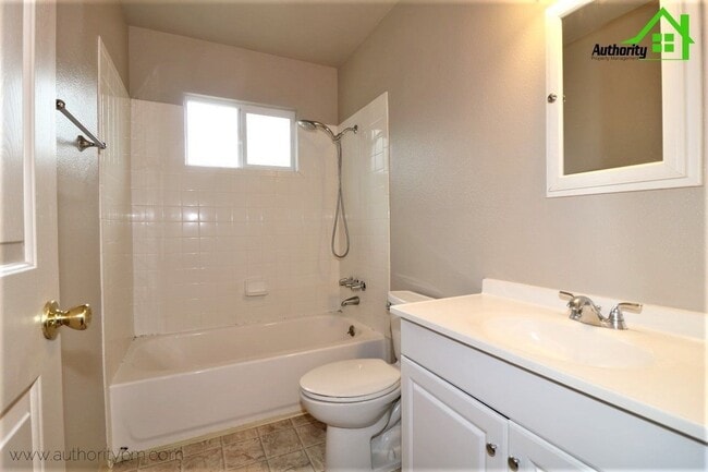 Building Photo - 3909 Mercury Dr