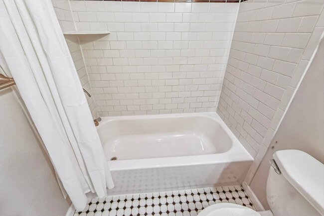 Building Photo - Coming Soon! Gorgeous 4 Bed + 3.5 Ba totally renovated row home in Columbia Heights