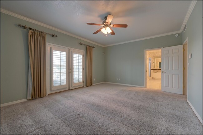 Building Photo - 6511 Wind Ridge Dr
