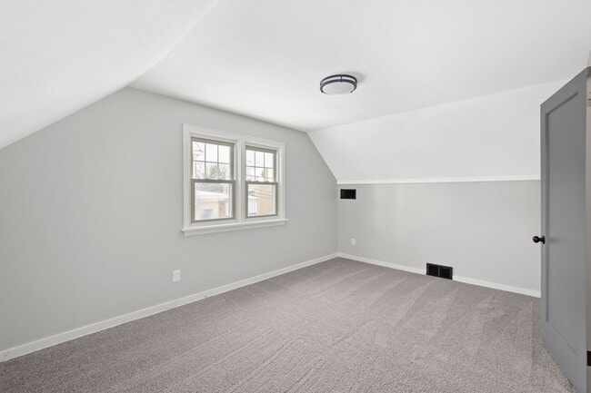 Building Photo - Charming 4 bedroom home in Pittsburgh avai...