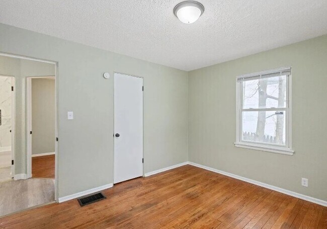 Building Photo - Welcome Home!