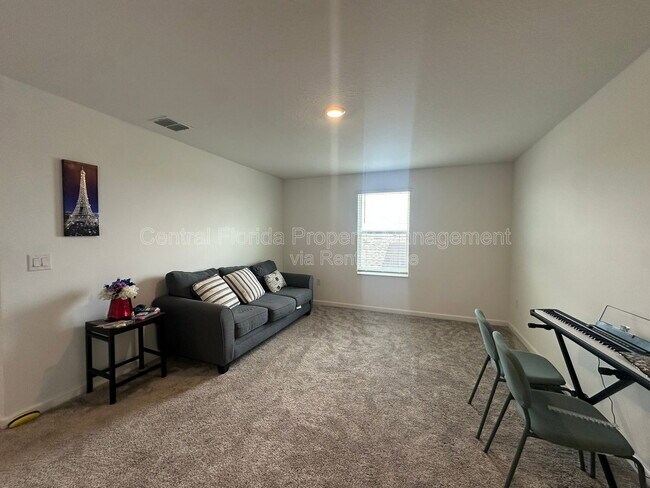 Building Photo - 373 Pineywoods St