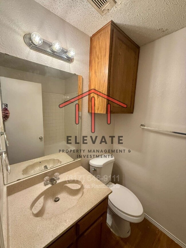 Building Photo - 5431 Stagetrail Dr