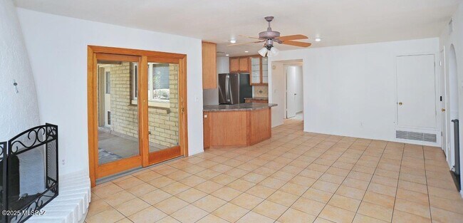 Building Photo - 4741 W Red Wolf Dr