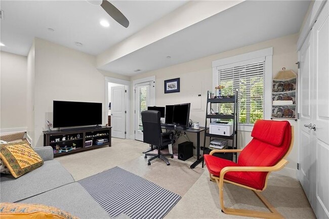 Building Photo - 148 Reizenstein Way