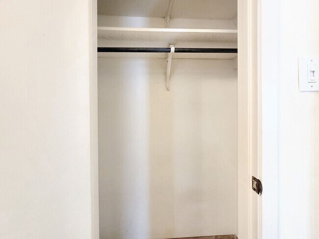 Building Photo - 3/BR 2/BA Single-Level Home with Sunroom a...