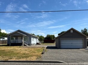 Building Photo - 1329 Elm St