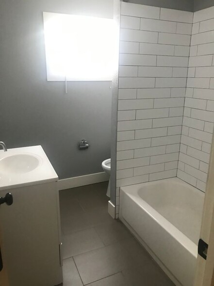 Building Photo - 5434 Garfield Ave